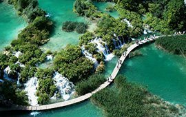 Smještaj u Gorskoj Hrvatskoj, Nacionalni park Plitvička jezera